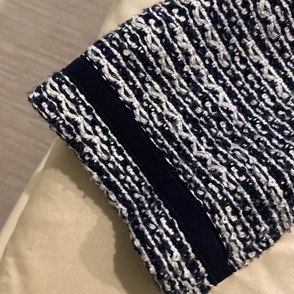 St. John Collection double breasted knit jacket. Navy and white tweed. Size 4. - Picture 6 of 11